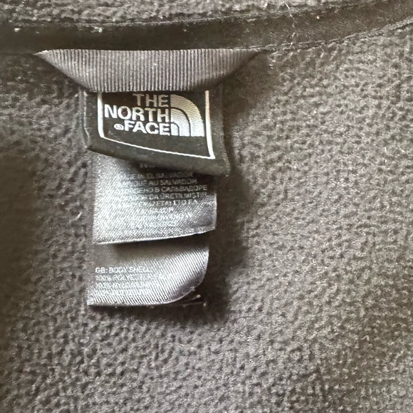 Women’s North Face Fleece Jacket - Picture 4 of 9